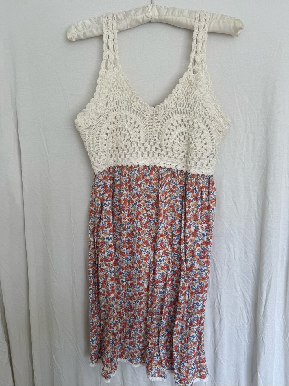 Jessica Simpson Cream Crochet Bodice Midi Dress with Red and Blue Floral Skirt